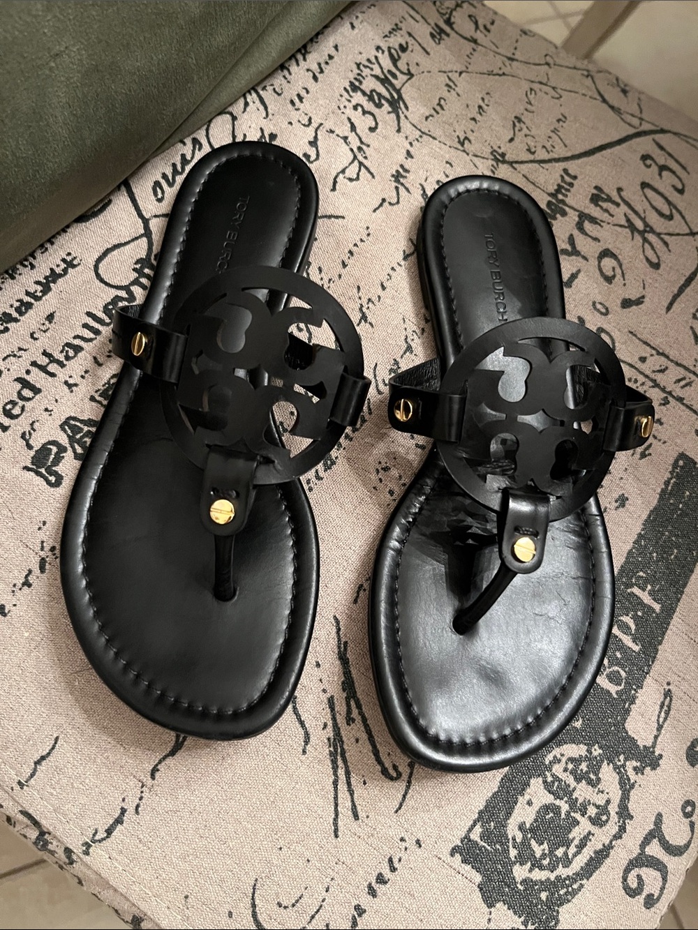 Tory Burch Black Miller Leather Circle Logo Thong Sandals